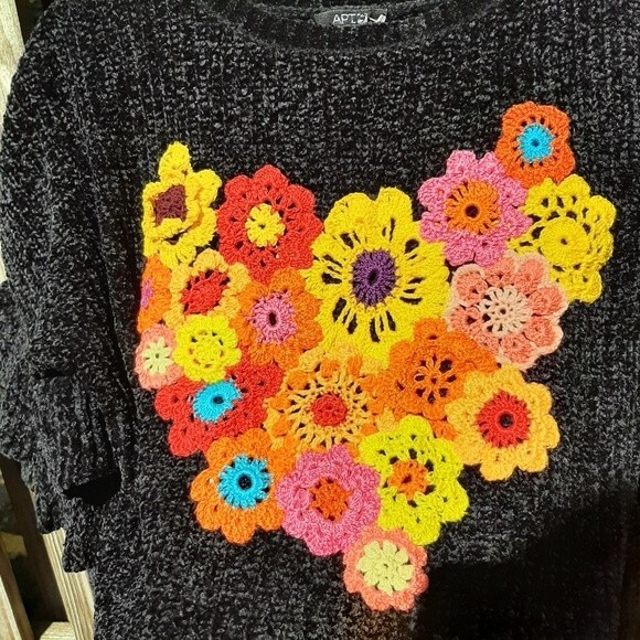Apt 9 Floral Sweater Black Chenille Ruffles Sleeves Flowers Embroidered Size L - Picture 3 of 13